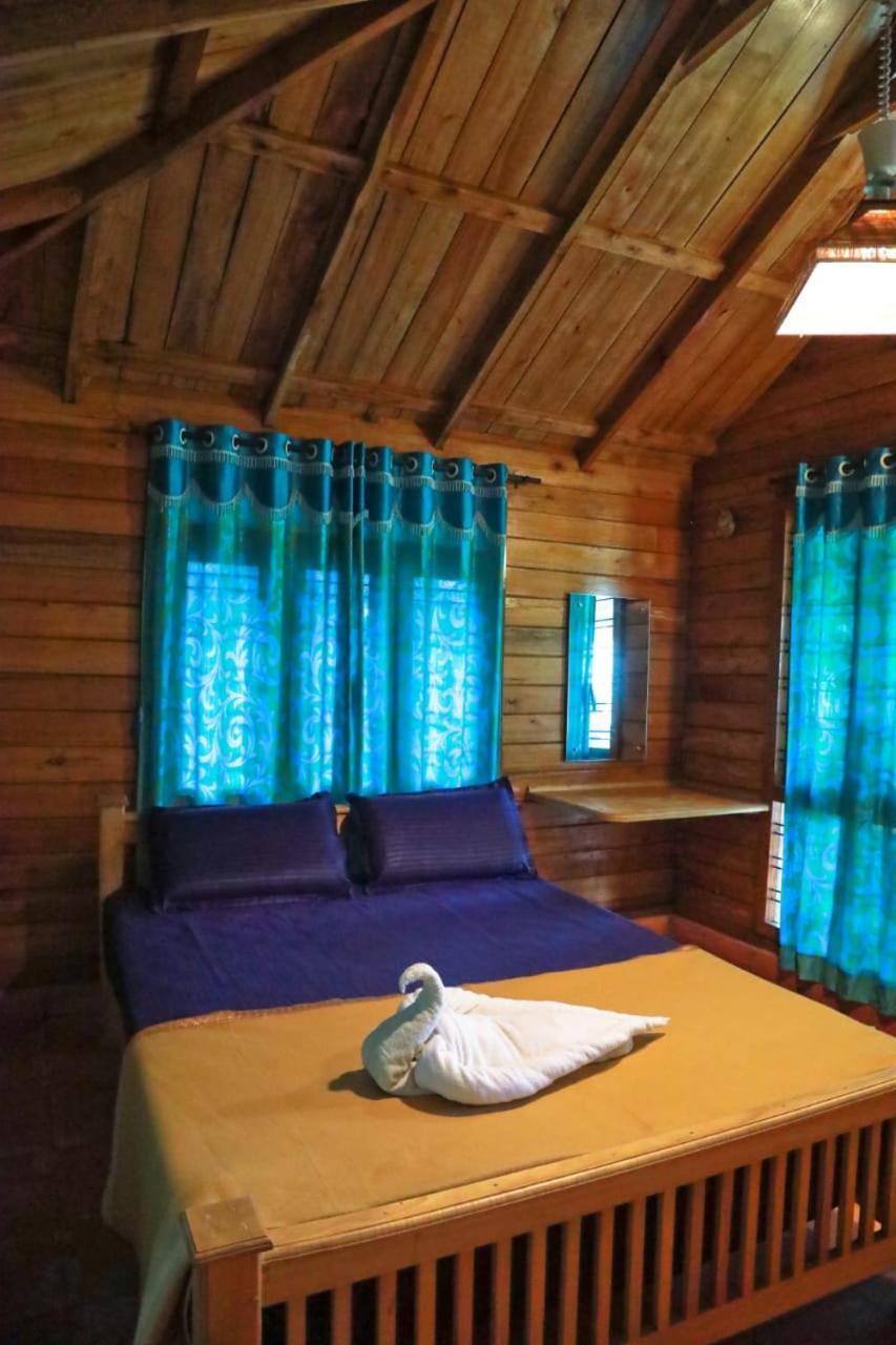 Royal Wooden Villa มานันทาวดี ภายนอก รูปภาพ
