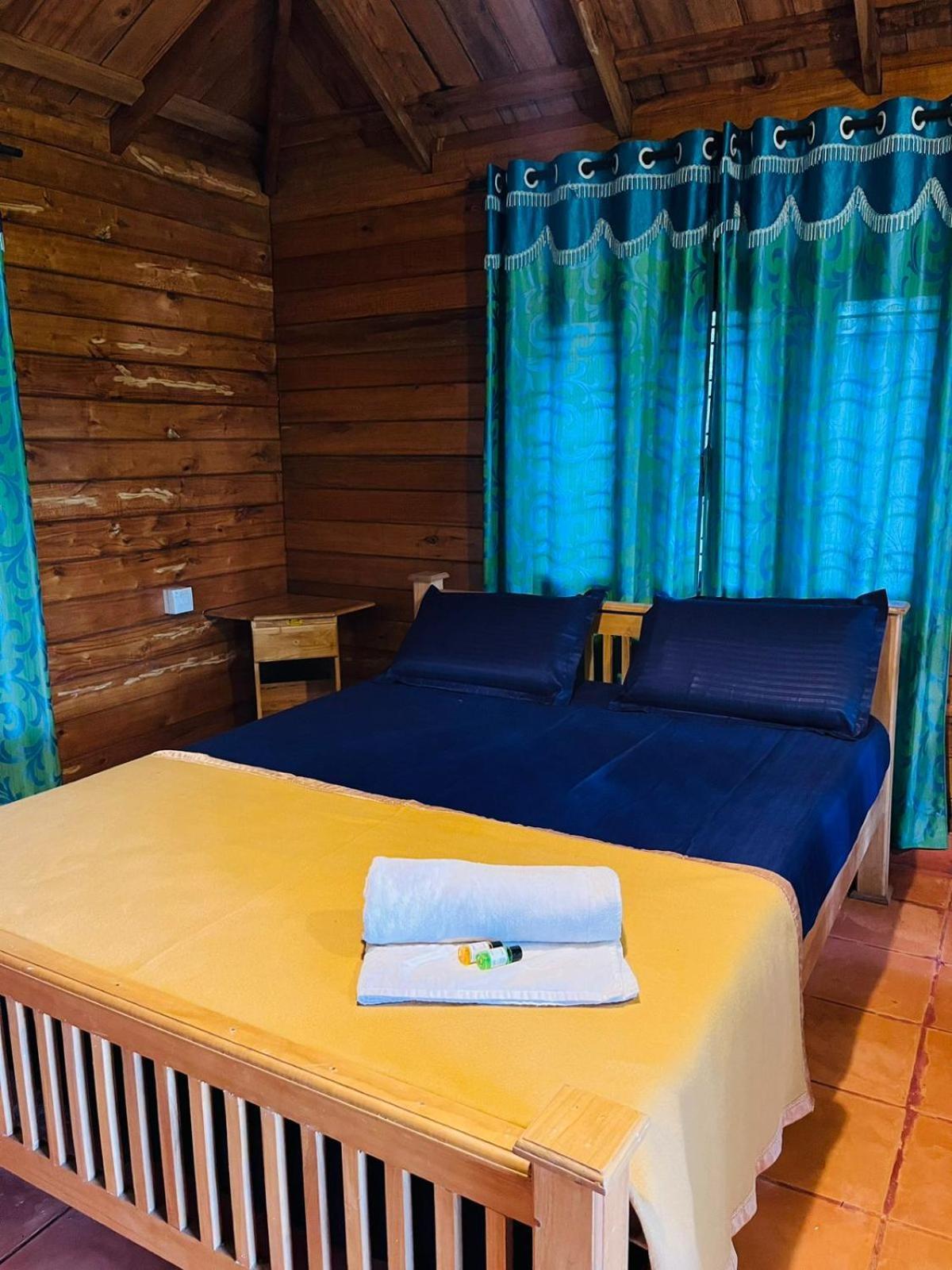 Royal Wooden Villa มานันทาวดี ภายนอก รูปภาพ