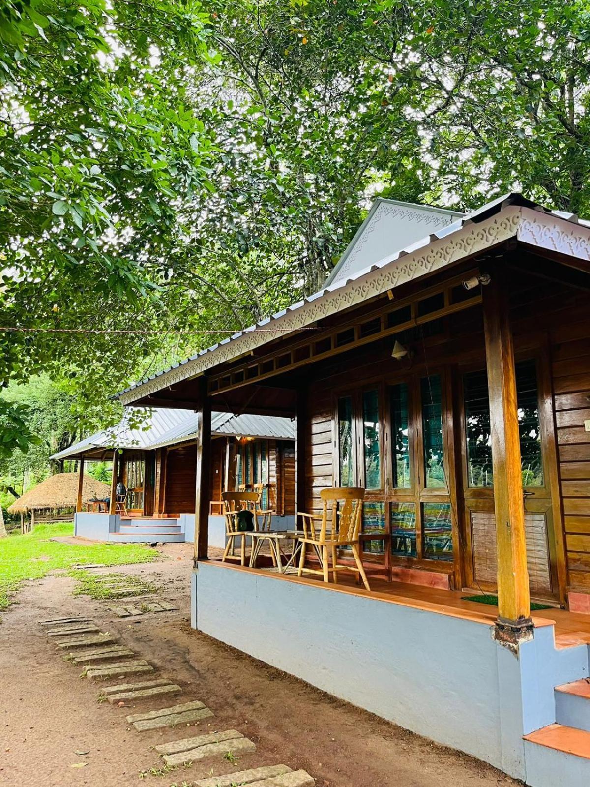 Royal Wooden Villa มานันทาวดี ภายนอก รูปภาพ